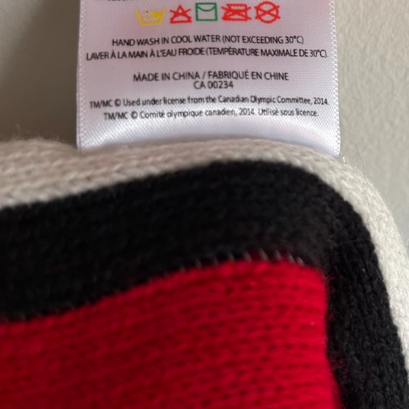 HBC CANADA 2014 Sochi Olympic Scarf Red White Black Adult Hudsons Bay Company - Picture 8 of 8
